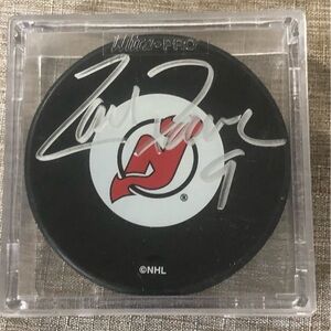 Zach Parise NJ Devils NHL Autographed Puck.